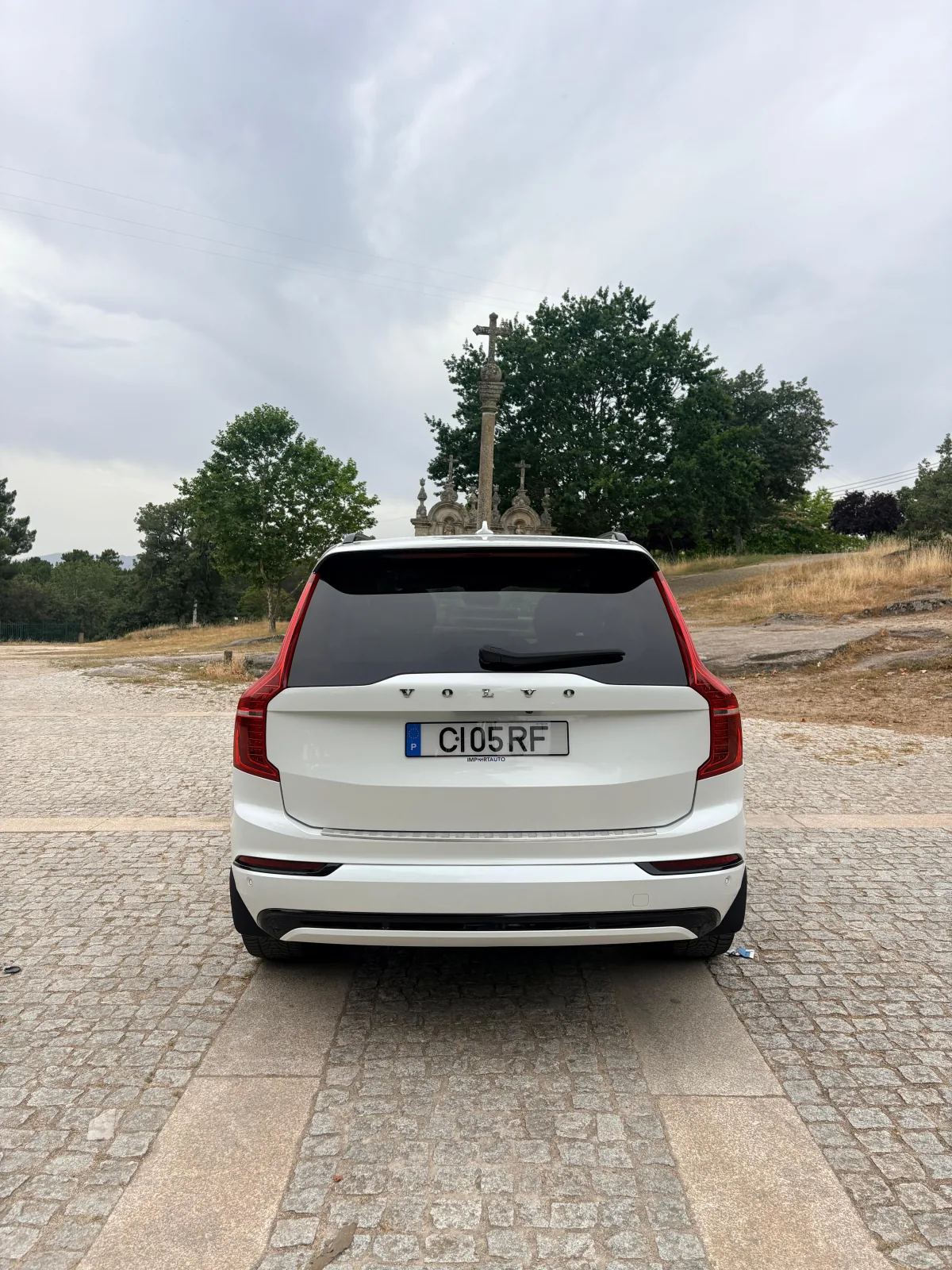 Traseira do Volvo XC90 T8 2023